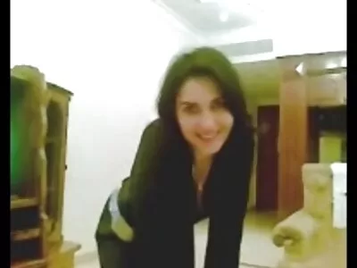 کار دستی با سینه بزرگ و تقدیر روی صورت سکس متحرک انیمیشن